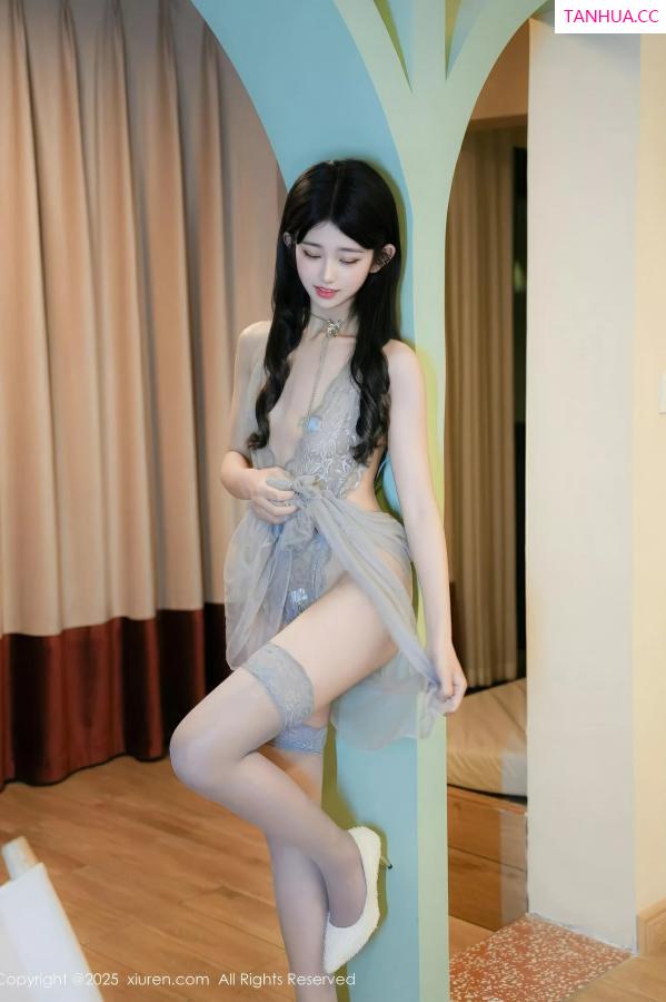 吴佩慈 吴佩慈 [XiuRen]高清写真图 2025.05.28 No.10334 美少女@ 性感长裙第12张图片